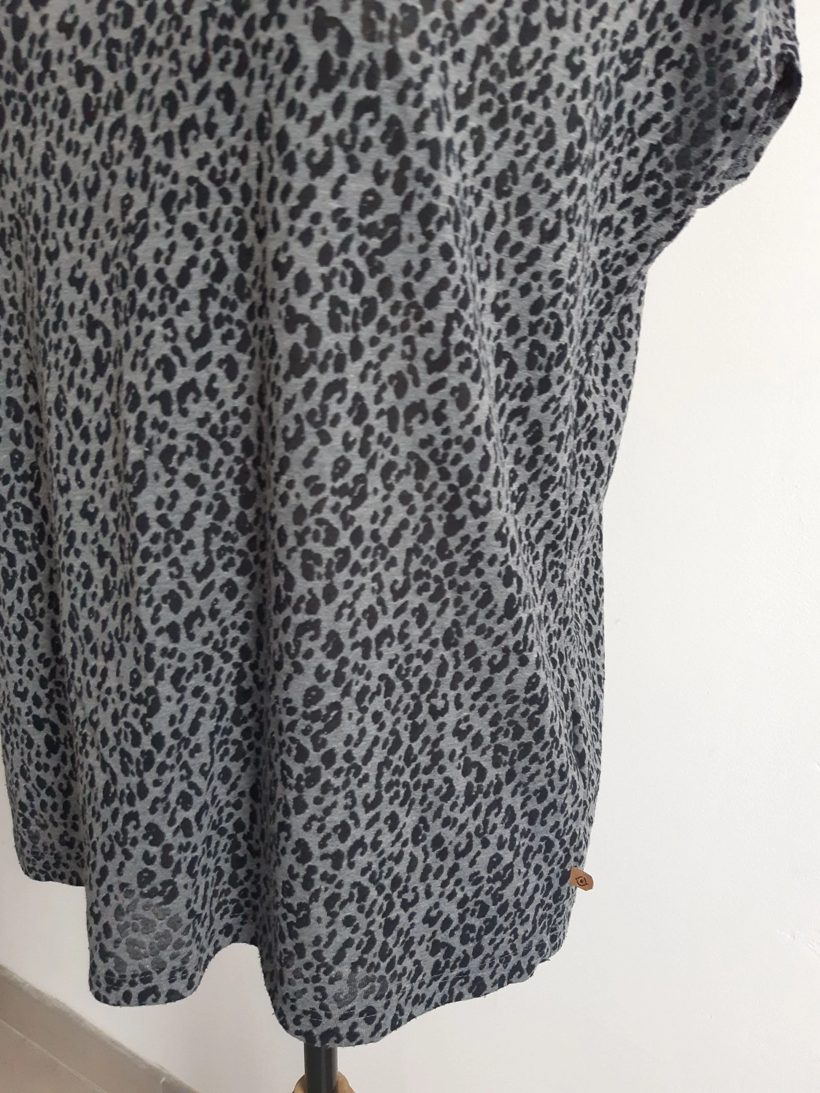 Bonobo Leopard Print T-Shirt Size 38 – photo 4